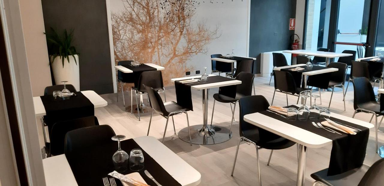 Hotel Continental Urban Art 4*