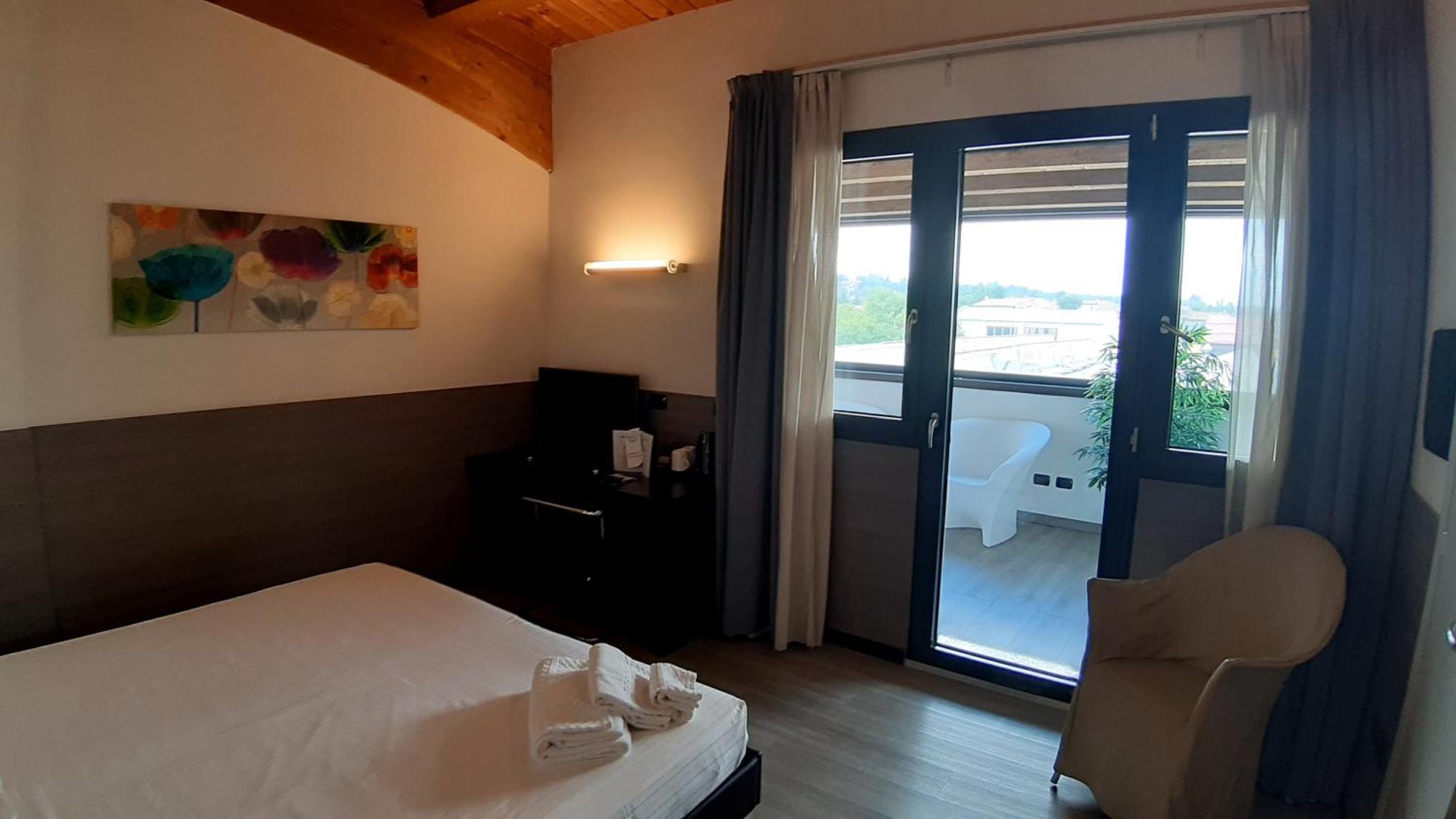 Continental Urban Art Hotel Zola Predosa