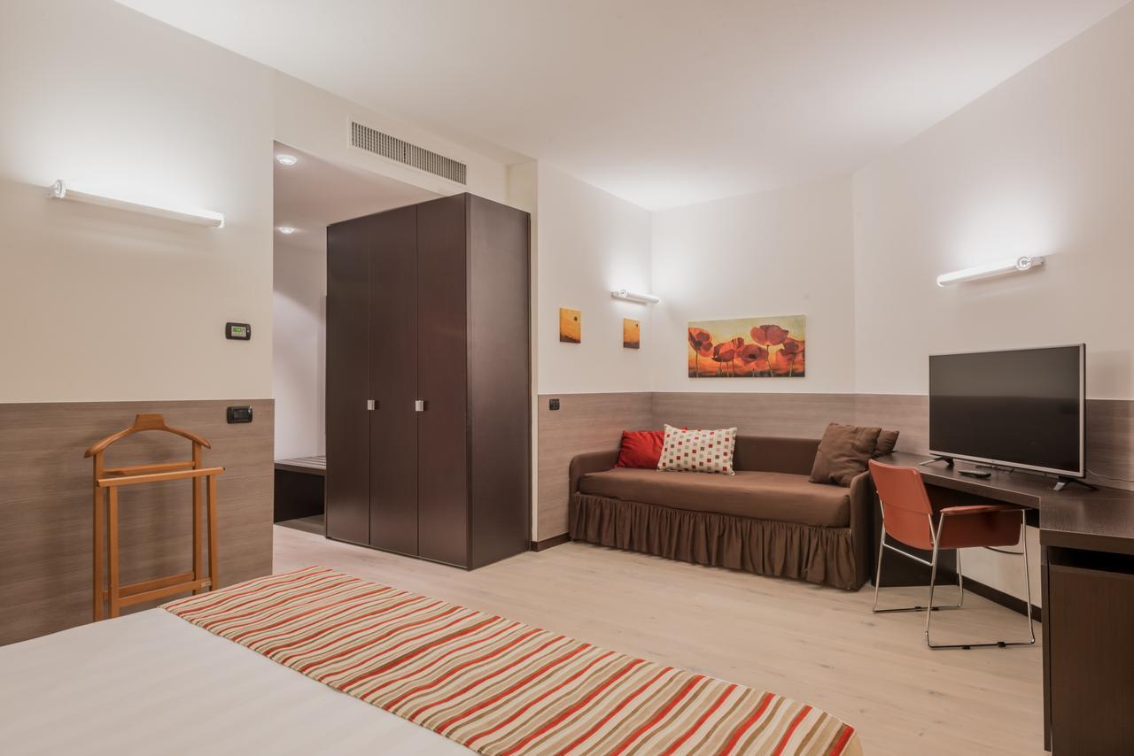 Continental Urban Art Hotel 4*