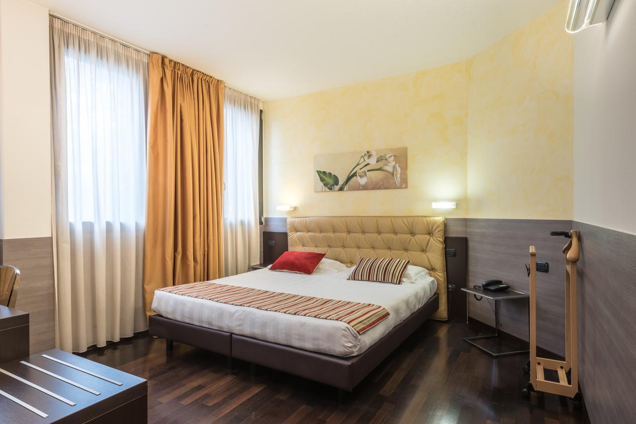 Continental Urban Art Hotel 4*