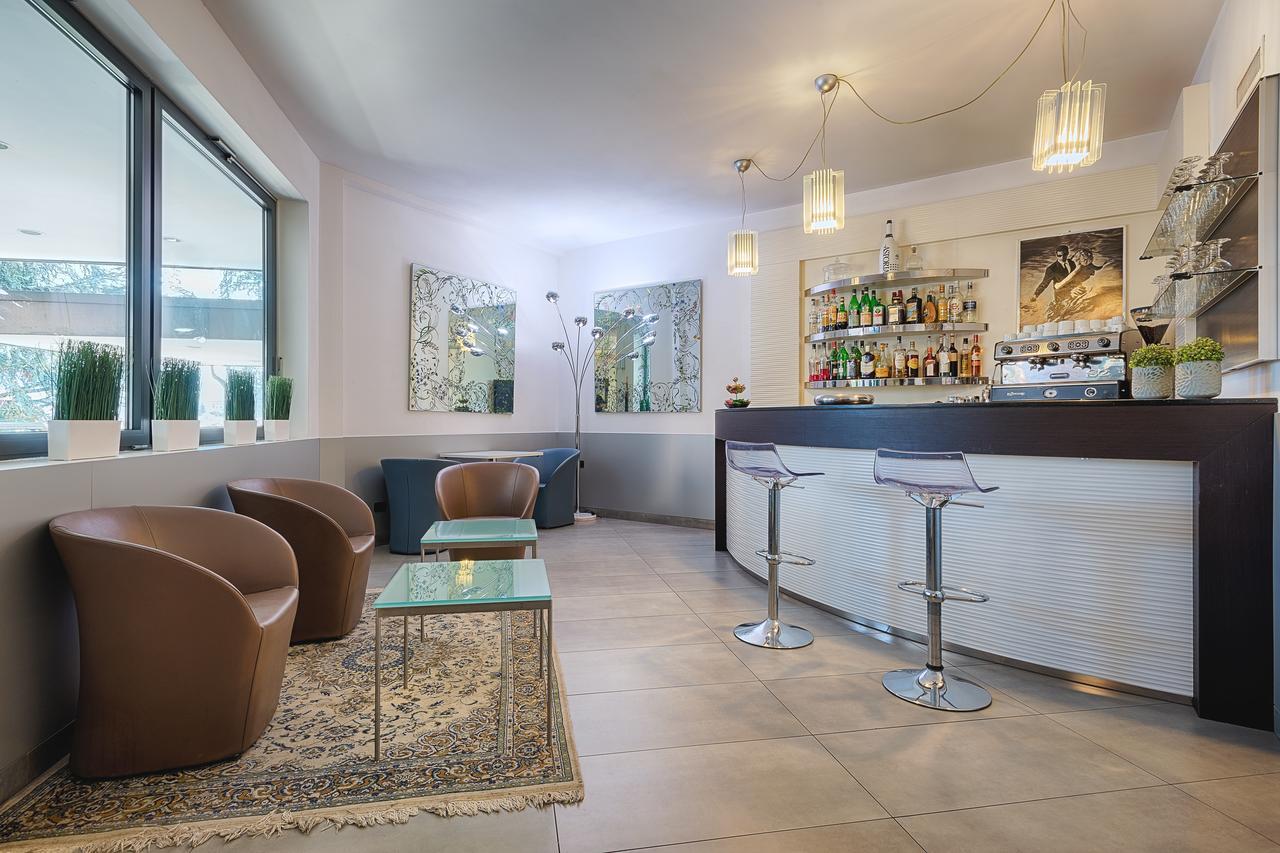 Hotel Continental Urban Art 4*