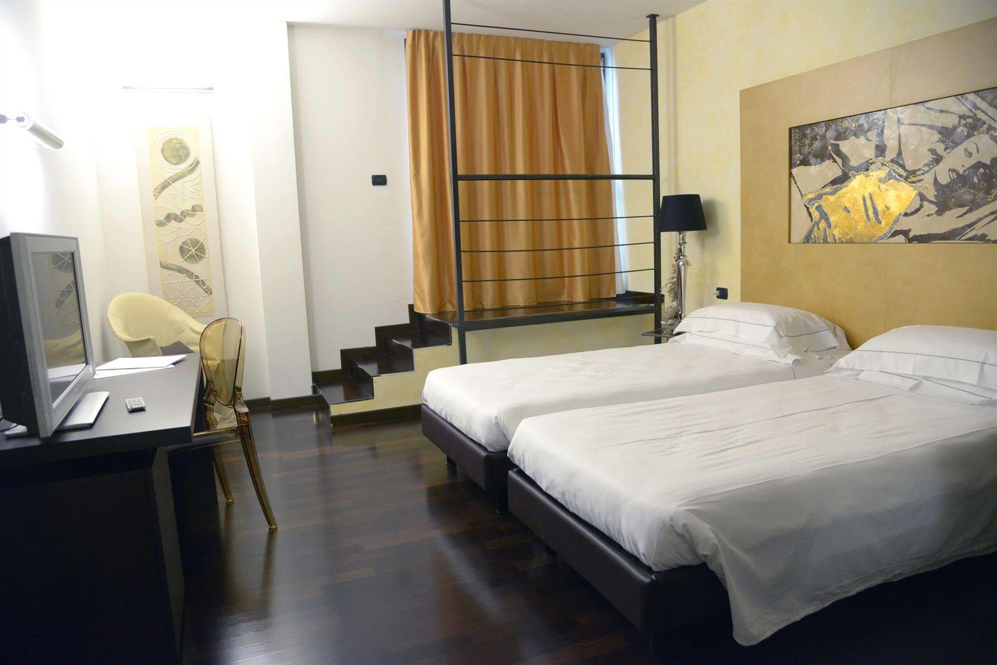 Continental Urban Art Hotel 4*