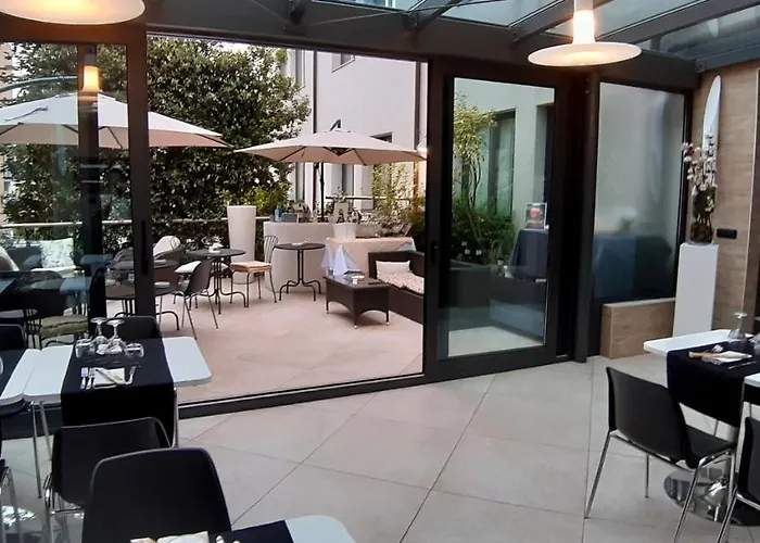 Continental Urban Art Hotel